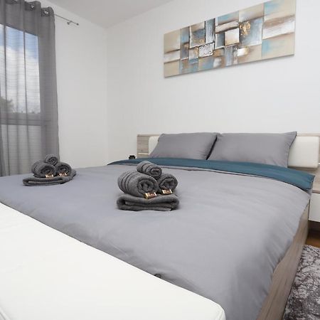 Apartman Perla Deluxe Poreč Buitenkant foto