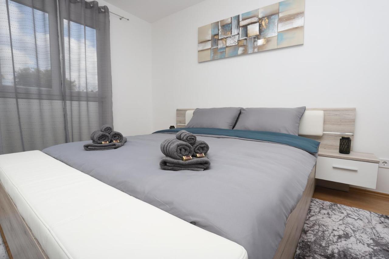 Apartman Perla Deluxe Poreč Buitenkant foto
